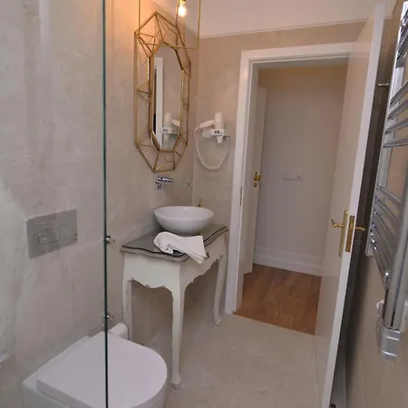 Apartment Gold 37399al And Silver 37404al Lisbon