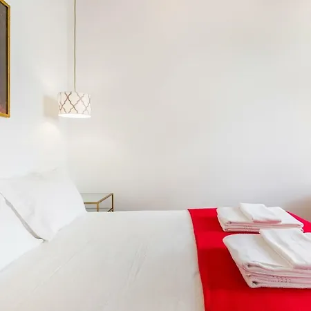 Apartment Gold 37399al And Silver 37404al Lisbon