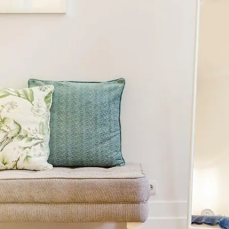 Gold 37399al And Silver 37404al * Lizbona