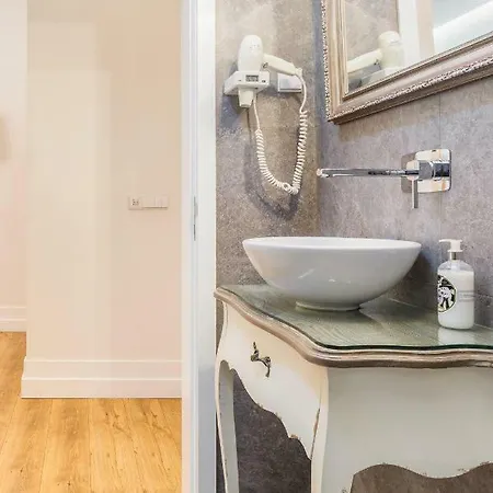 Gold 37399al And Silver 37404al Apartamento Lisboa