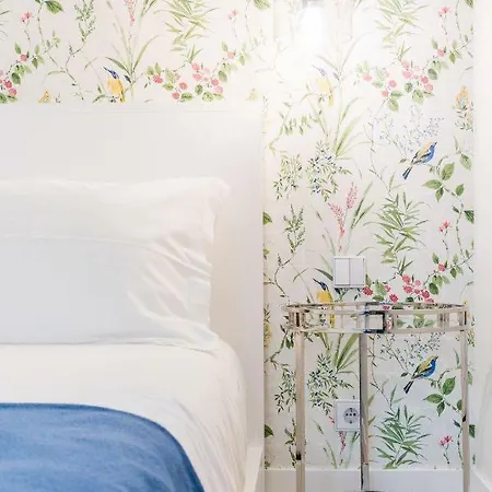 Gold 37399al And Silver 37404al Apartamento